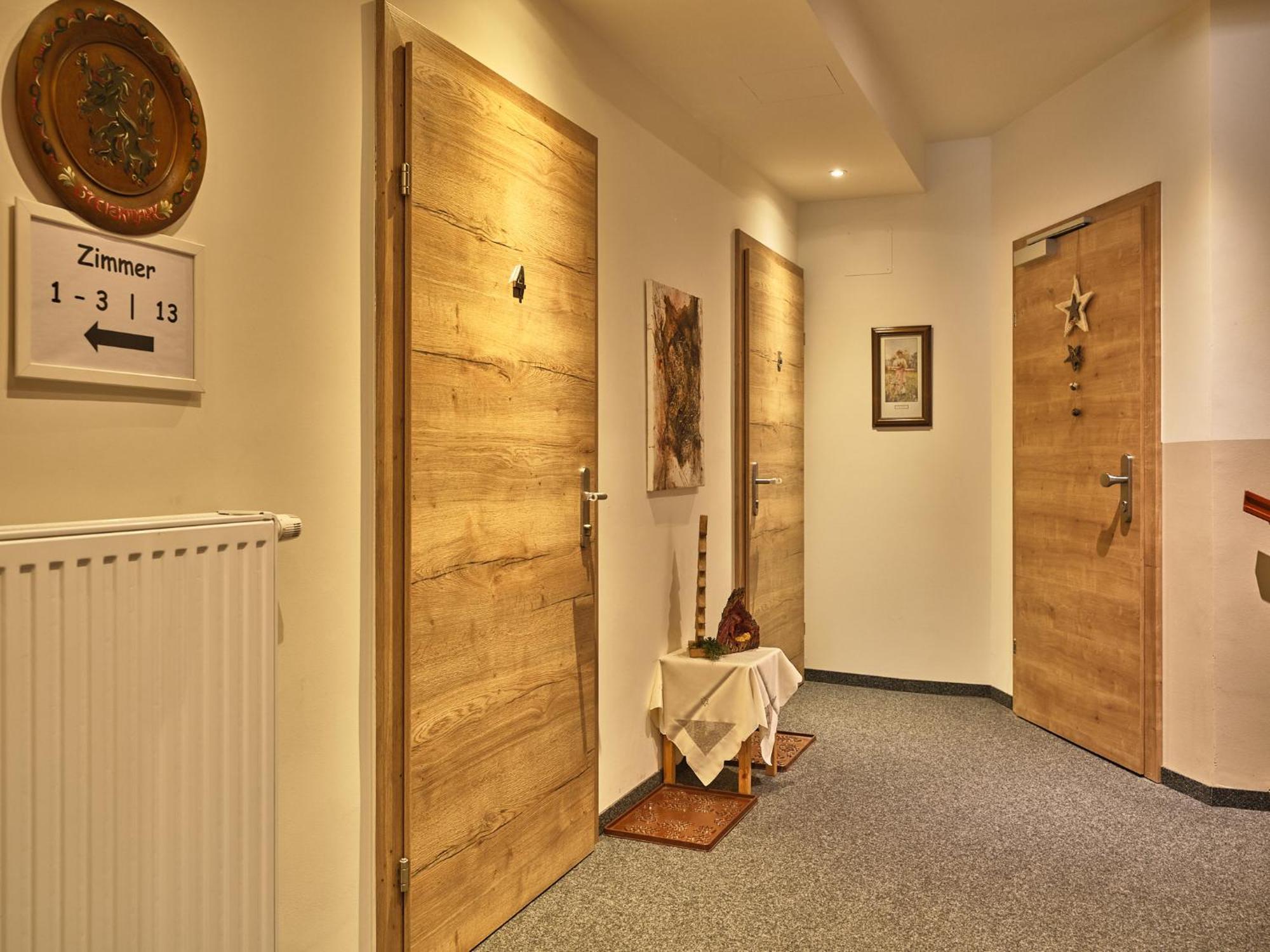 Pension Ehrenfried - Hotel Garni Kindberg ภายนอก รูปภาพ